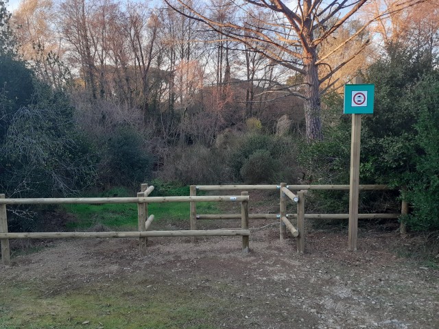 Instal·lació de tanques per evitar l’accés motoritzat en itineraris