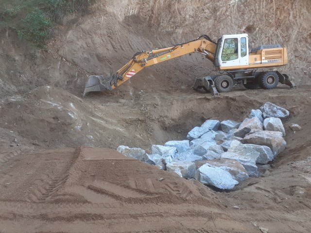 Reconstrucció i estabilització amb escullera de talussos esllavissats (Parc de la Serra de Marina)