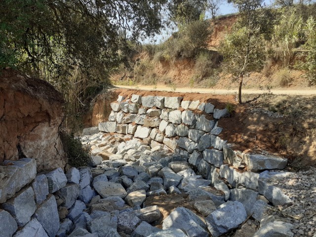 Estabilització de talussos per evitar erosions i col·lapse de la via (torrent del Sorral a l’Ametlla del Vallés, el Vallès Oriental)